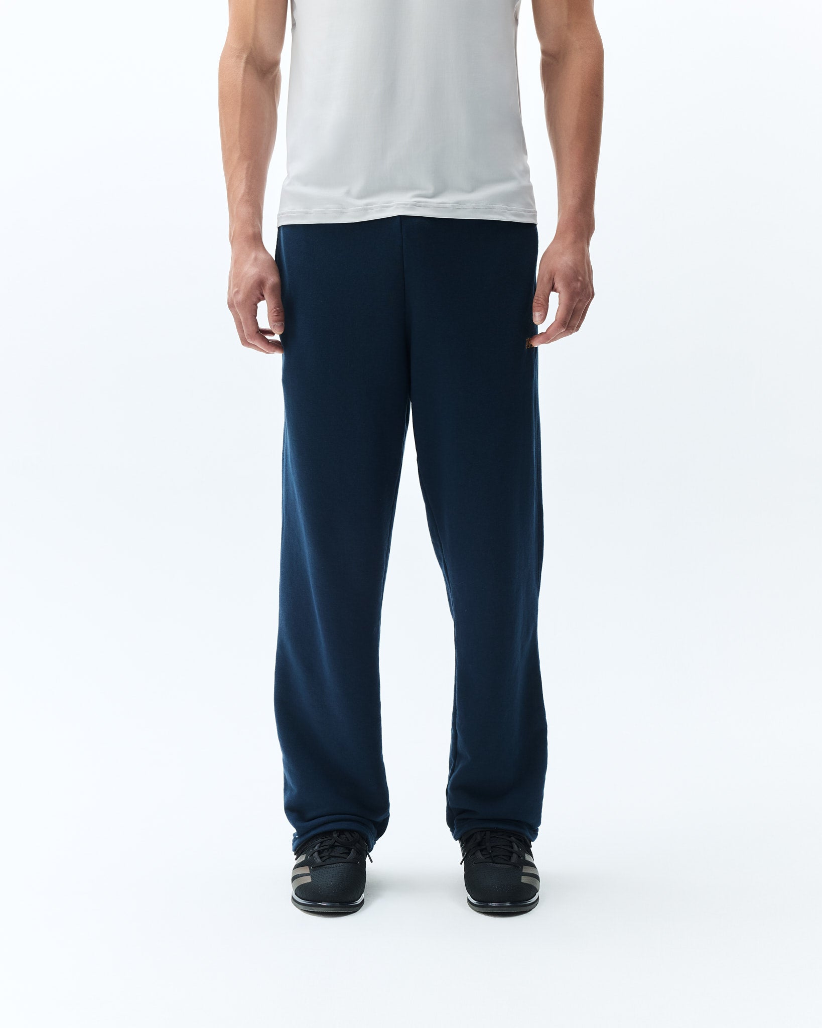 STRAIGHT LEG SWEATPANT