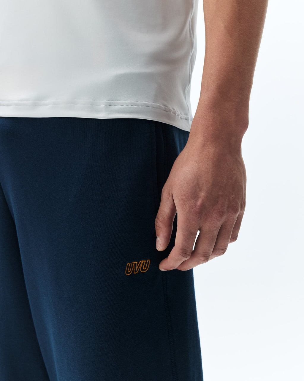 STRAIGHT LEG SWEATPANT