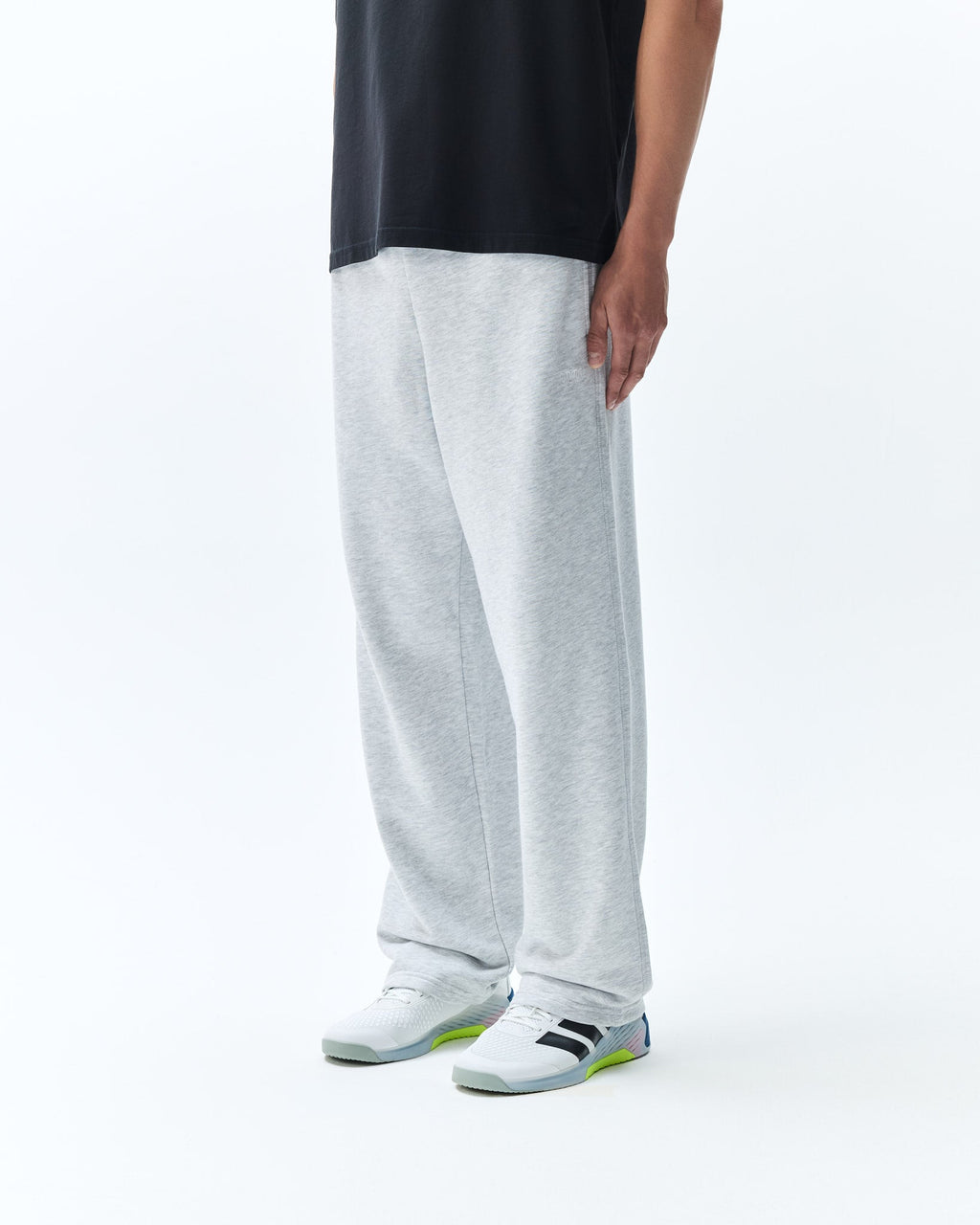 STRAIGHT LEG SWEATPANT